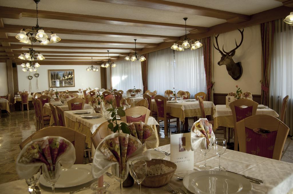 Hotel Al Cervo Tesero Luaran gambar
